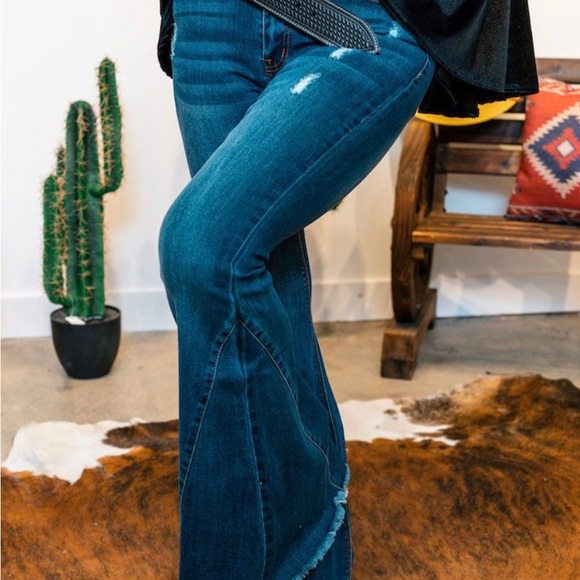 L&B Mid Wash Bell Bottom Jeans W Leg Insert-NWT. NEW ITEM. - Picture 3 of 8